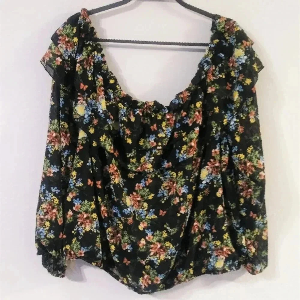 Truth off the shoulder Black‎ Shoulder Blouse